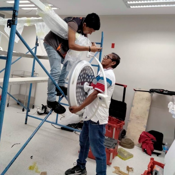 LÁMPARA QUIRÚRGICA, UN SATÉLITE - Imagen 2